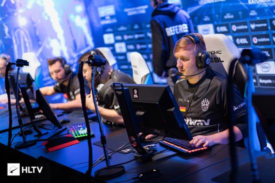 算法视角：解析在线扑克机器人（Bot）在过去三年中的策略进化路径。（以算法为镜：解读在线扑克机器人近三年的策略演进）