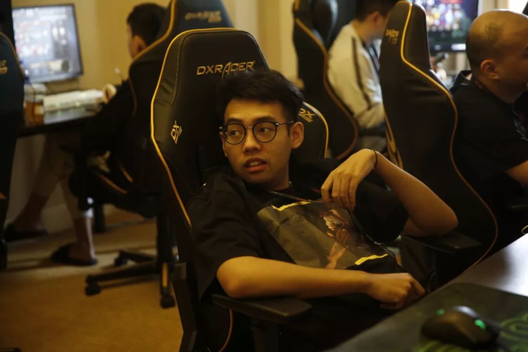 '从明天开始，我要开始恢复状态' — s1mple谈他下一个 CS2 赛季的计划