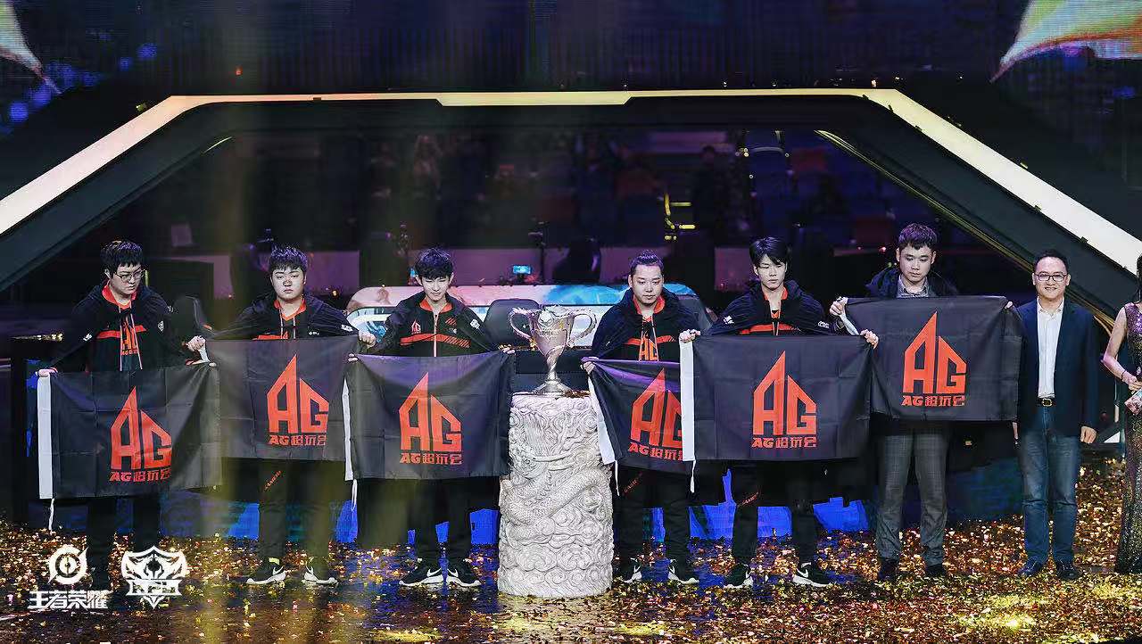 里程碑：FoFo达成LPL 400出场成就