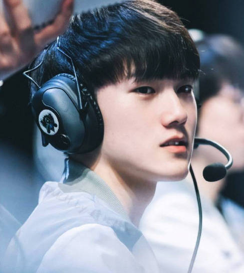 21 点策略：规则微调如何改变赌场优势结构？（21点策略解析：细微规则改动如何重塑赌场优势格局？）